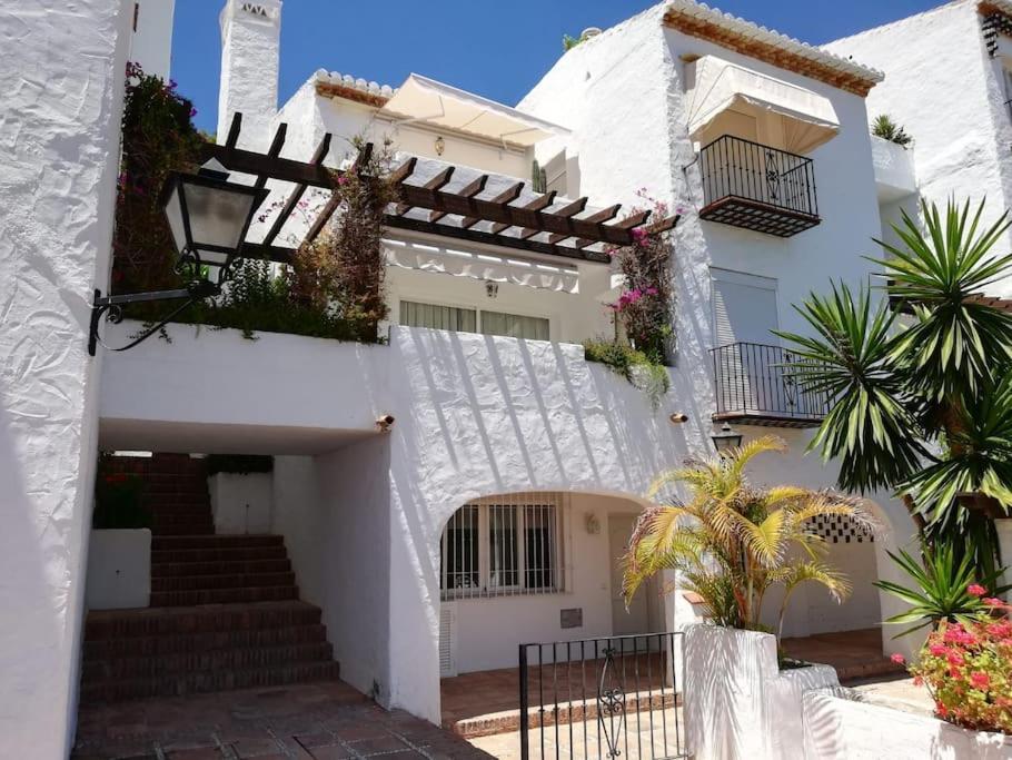 Apartamento Grande En El Puerto Marina Del Este Lägenhet La Herradura  Exteriör bild